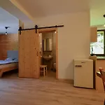 Apartmaji Nad Potokom *