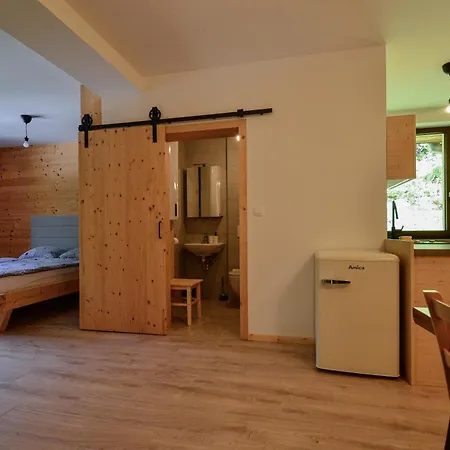 Apartmaji Nad Potokom *